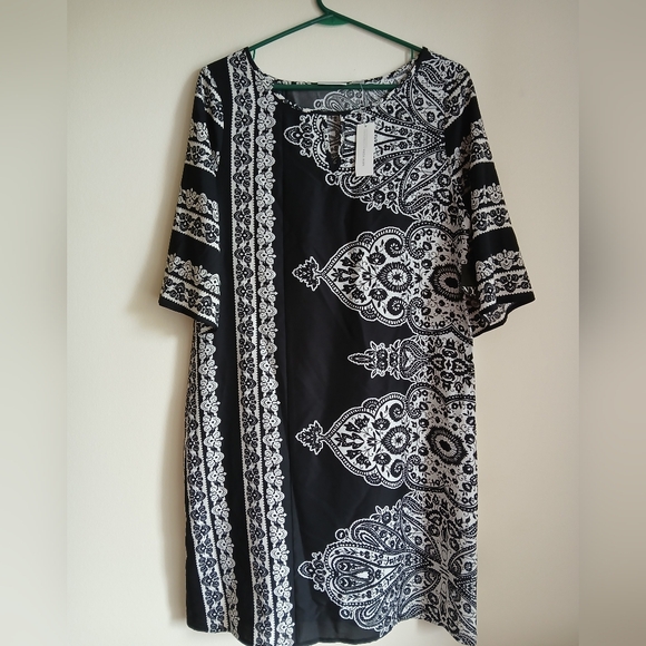 New York & Company Dresses & Skirts - NWT New York and company Short  sleeve dress Size Medium
